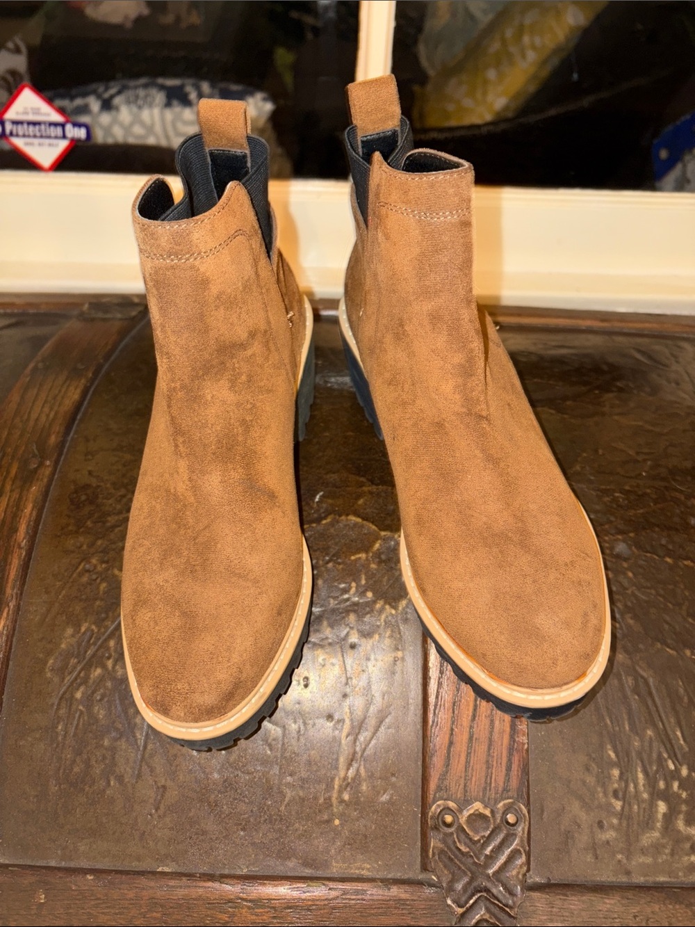 Dolce Vita size 8.5 new suede boot